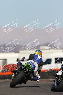 media/Oct-08-2022-SoCal Trackdays (Sat) [[1fc3beec89]]/Turn 16 (125pm)/